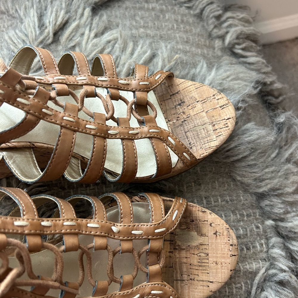 Guess Heels - image 3